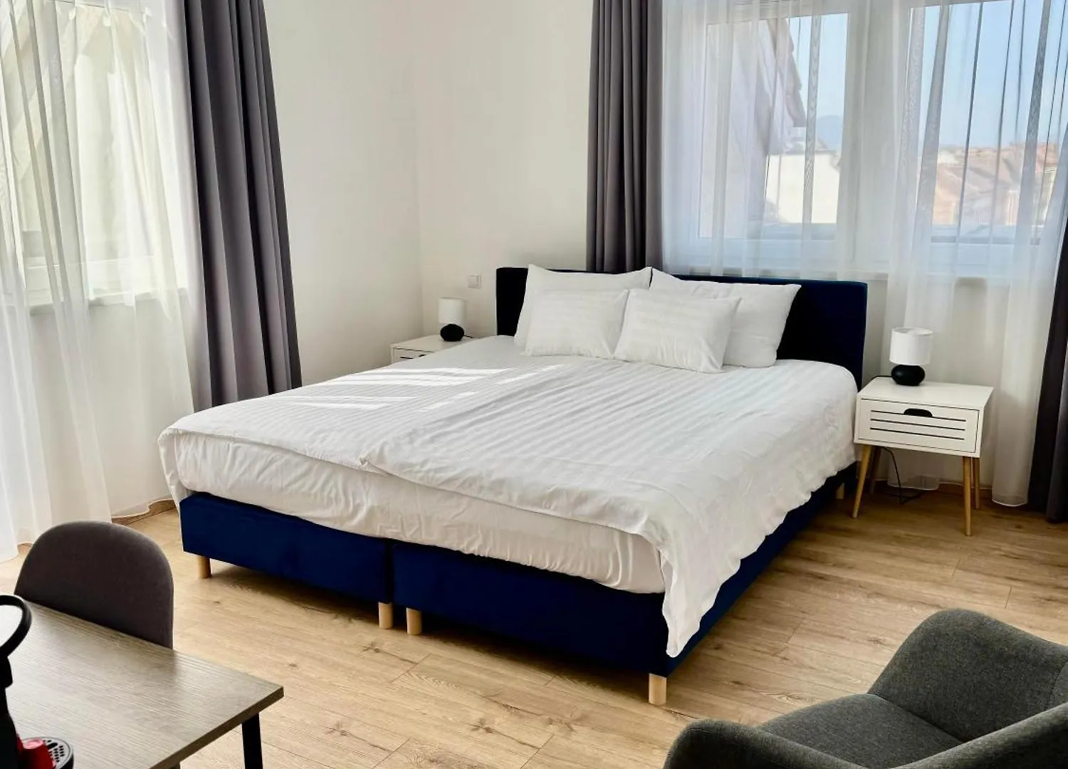 Hostel Rooftop City Residence With Deep Garage Budapeşte