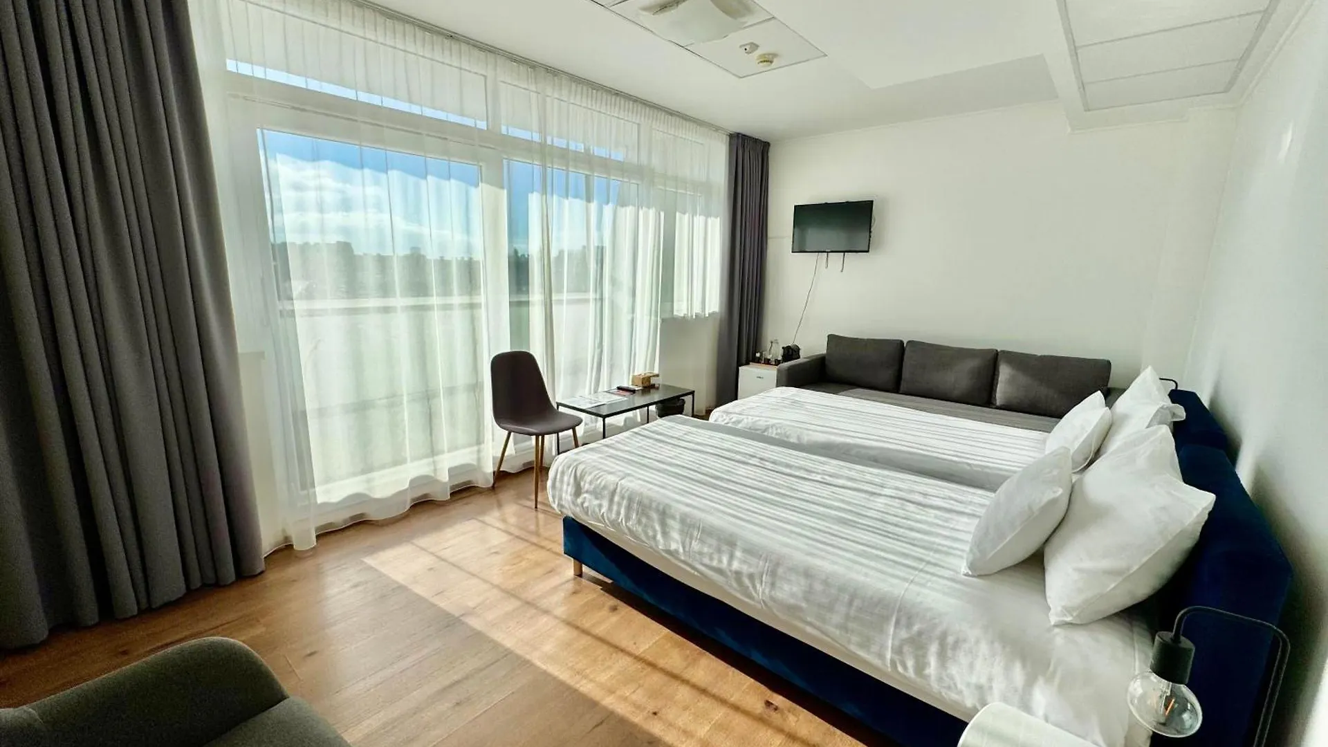 Hostel Rooftop City Residence With Deep Garage Budapeşte