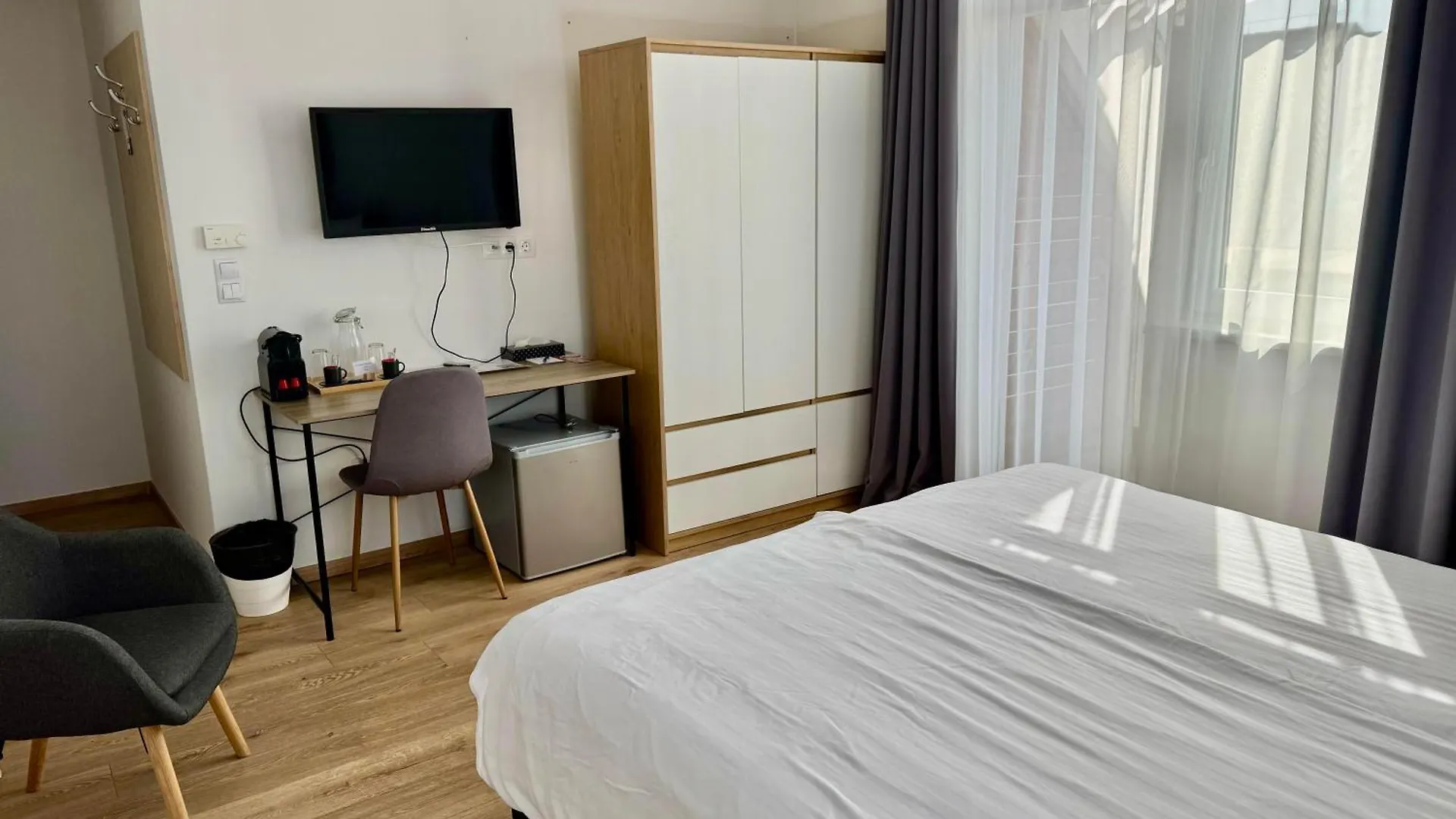 Rooftop City Residence With Deep Garage Budapeşte Hostel