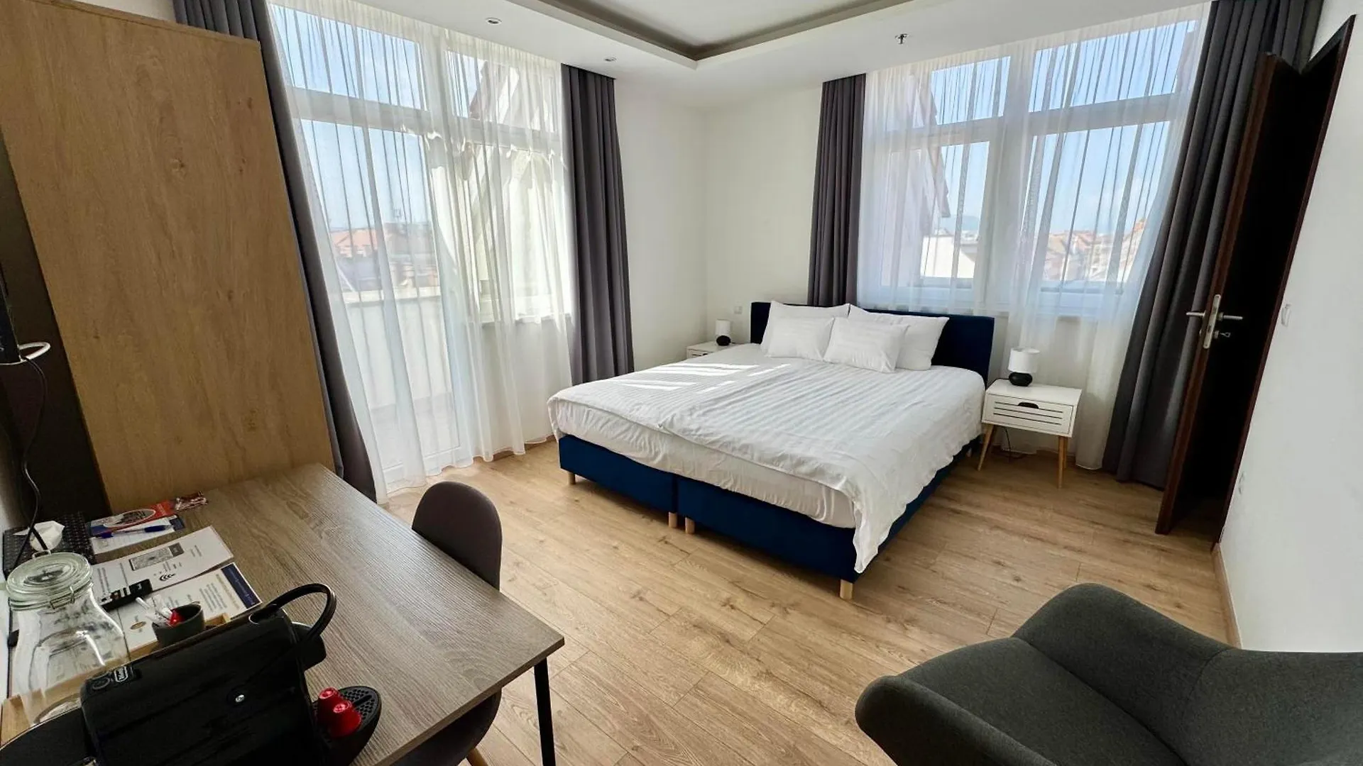 Rooftop City Residence With Deep Garage Budapeşte