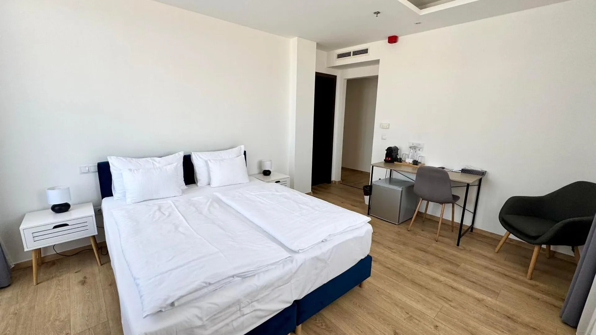 Rooftop City Residence With Deep Garage Budapeşte