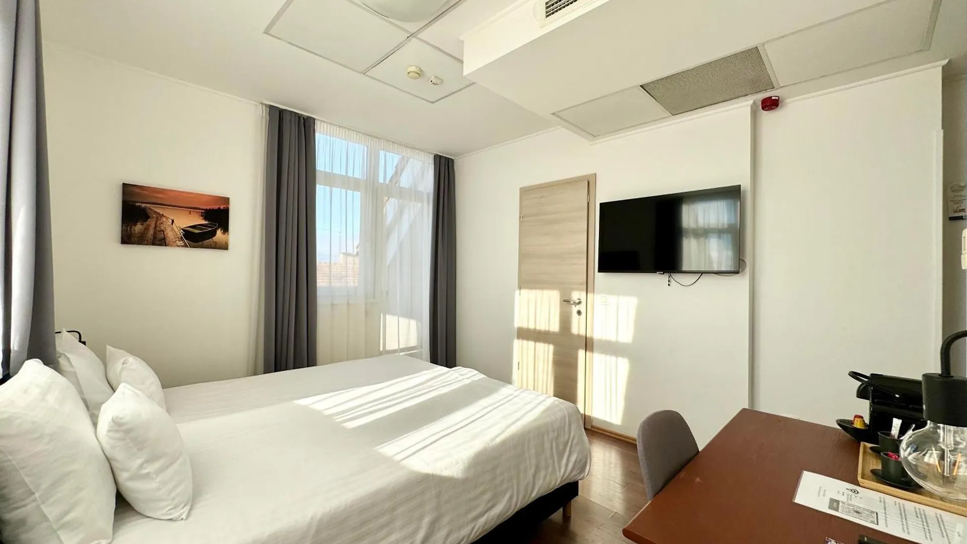 Hostel Rooftop City Residence With Deep Garage Budapeşte