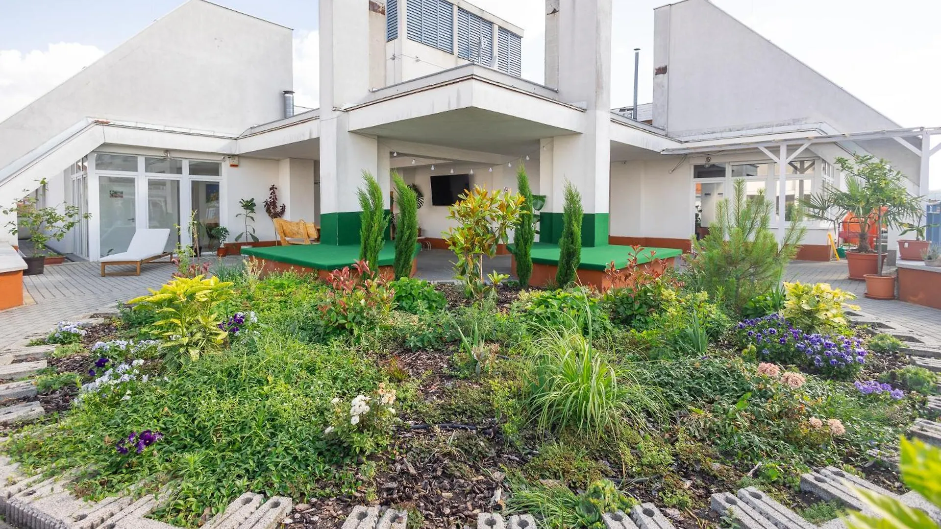 Rooftop City Residence With Deep Garage Budapeşte