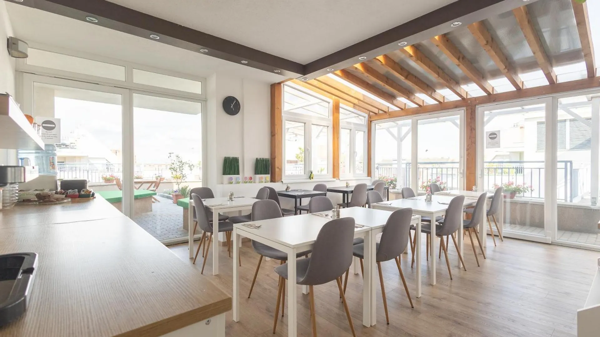 Rooftop City Residence With Deep Garage Budapeşte