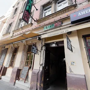 Hostel Party At Udvarom, Budapeşte