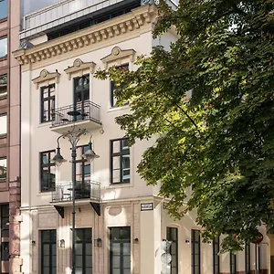 4* Hotel Gin
