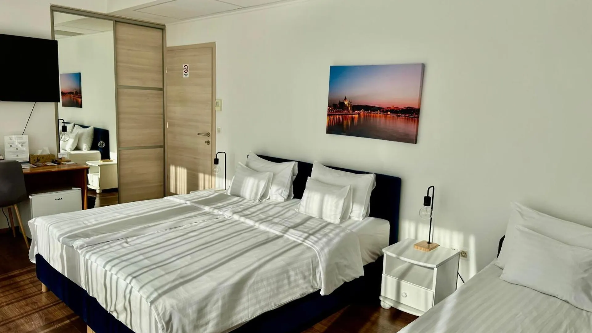 Rooftop City Residence With Deep Garage Budapest 0*,
