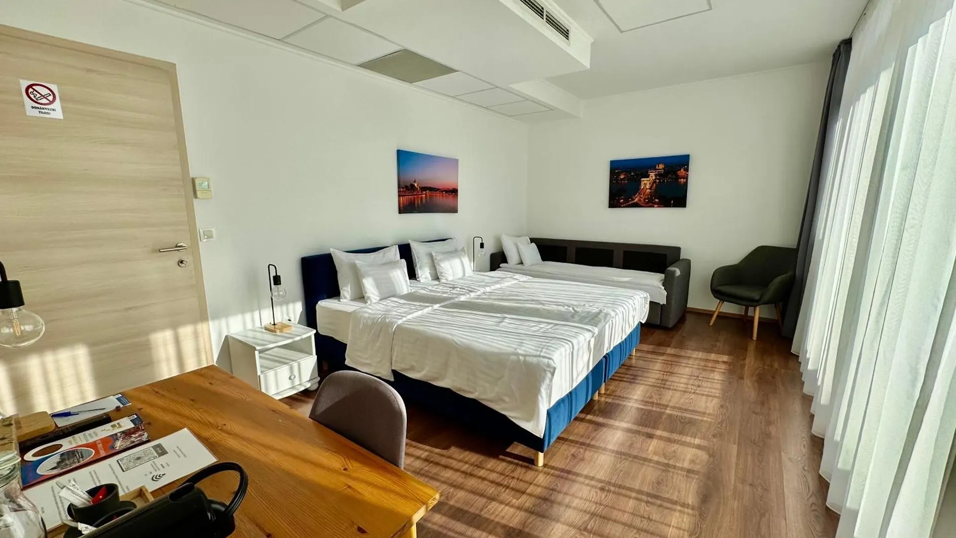 Rooftop City Residence With Deep Garage Budapest Hostal