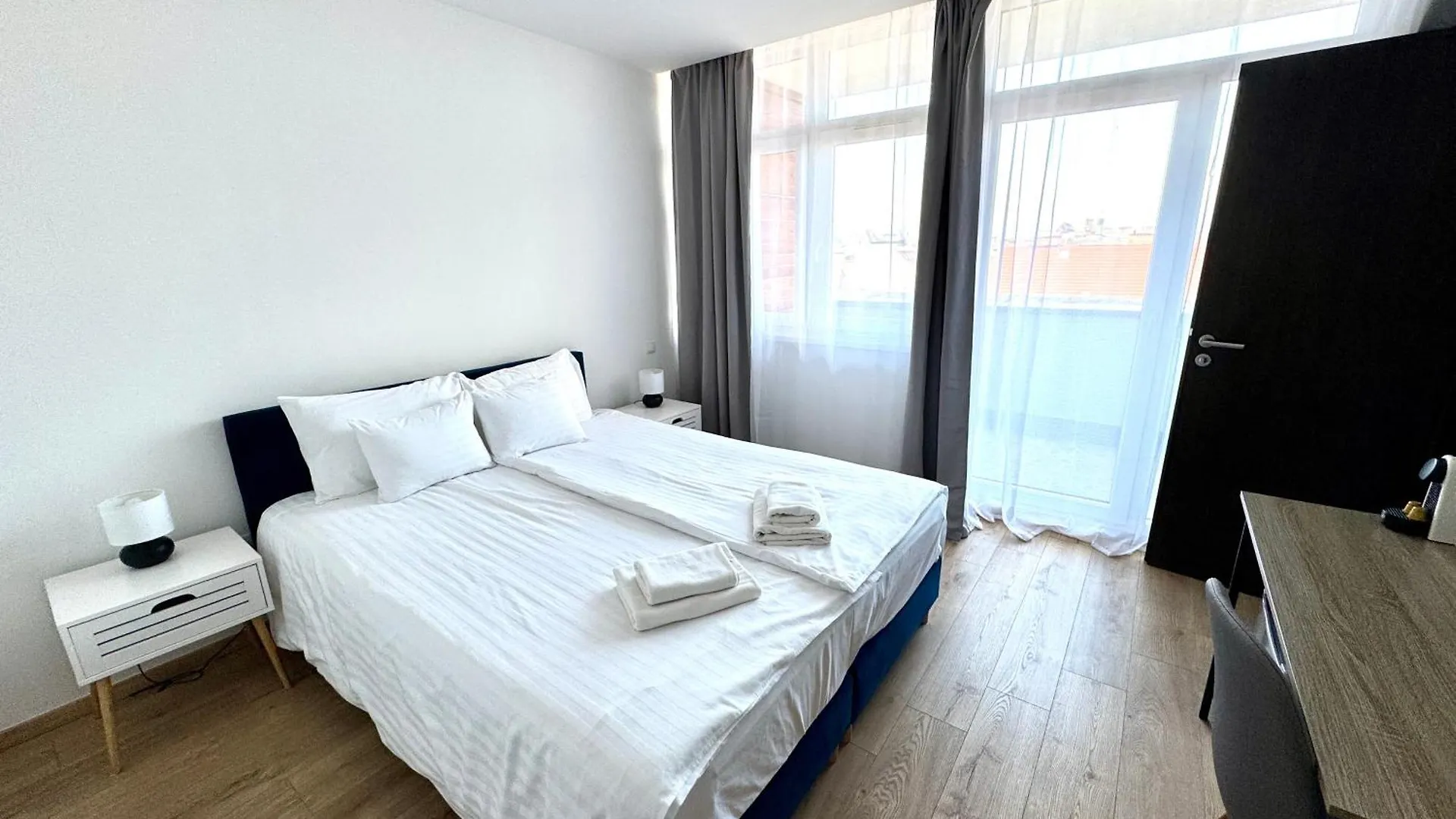 Rooftop City Residence With Deep Garage Budapest 0*,
